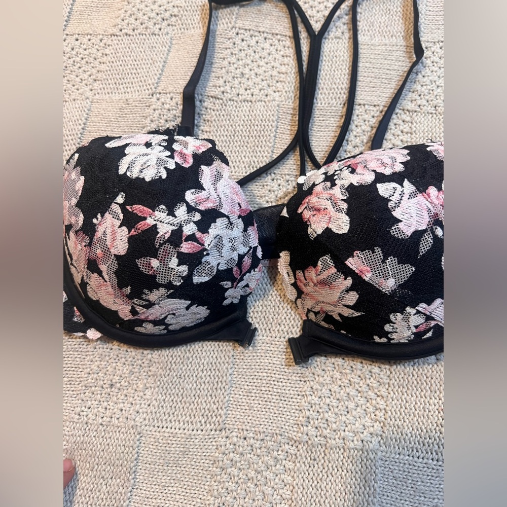 PINK Victoria's Secret Black Floral Lace Strappy Push-Up Bra - Picture 3 of 8